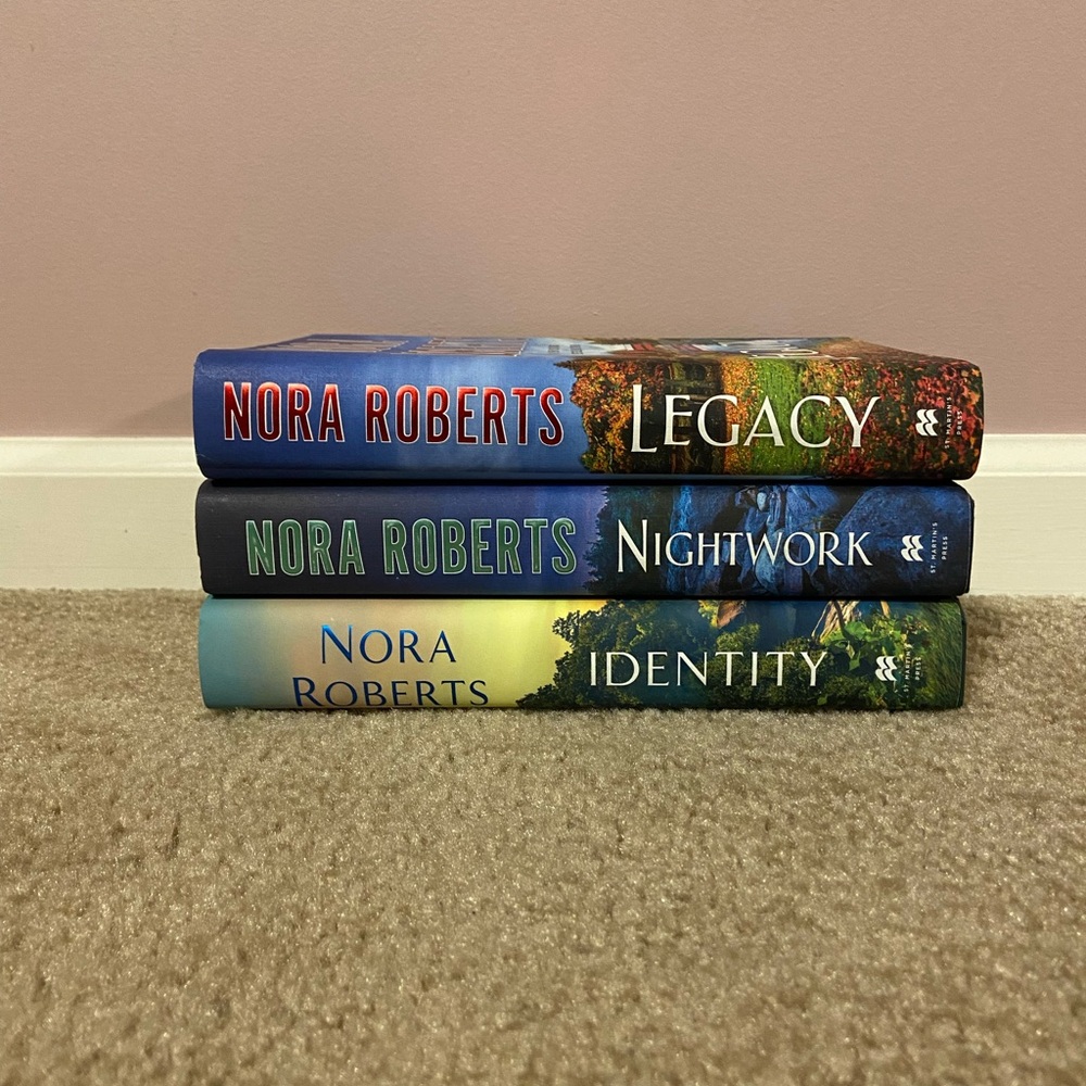 Nora Roberts Book Bundle